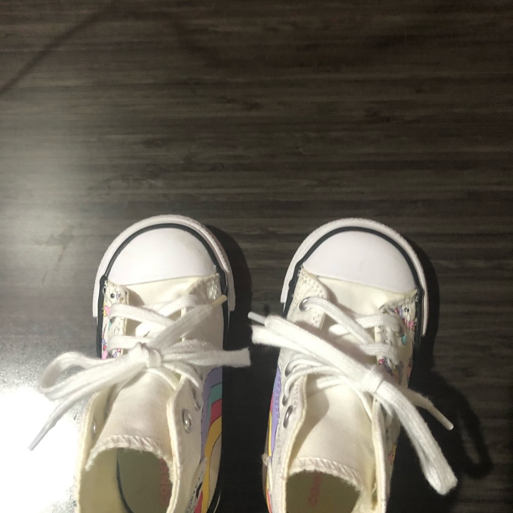 Unicorns 🦄 and rainbows 🌈 converse